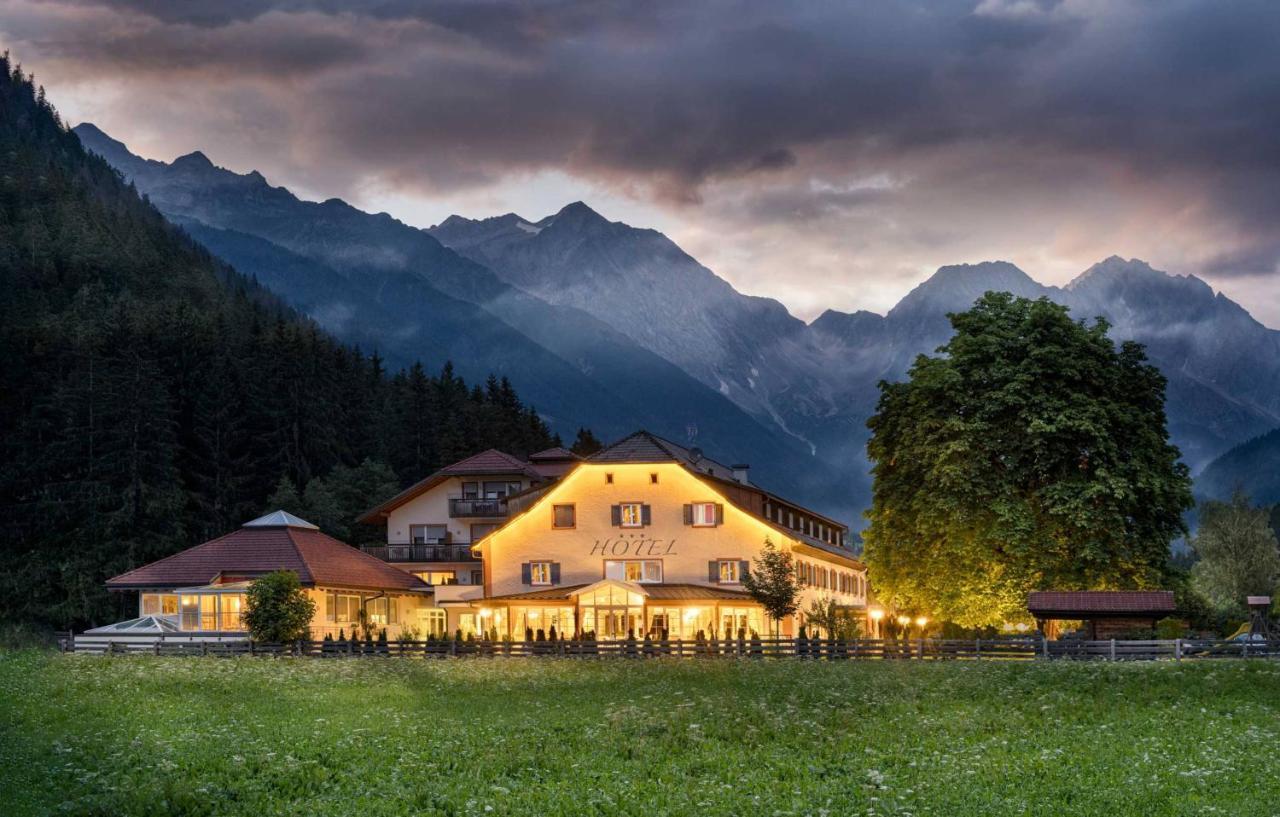 Hotel Bad Salomonsbrunn Anterselva di Mezzo Buitenkant foto