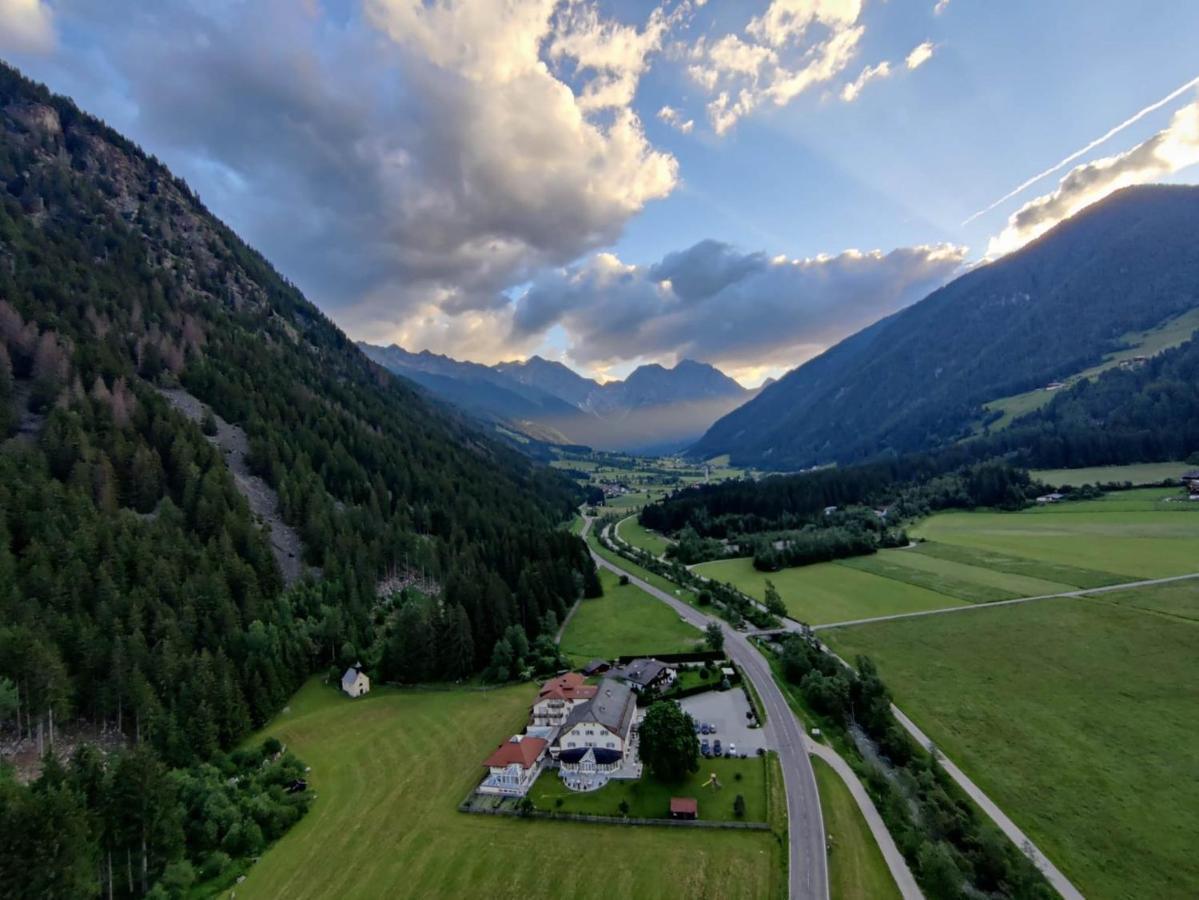 Hotel Bad Salomonsbrunn Anterselva di Mezzo Buitenkant foto
