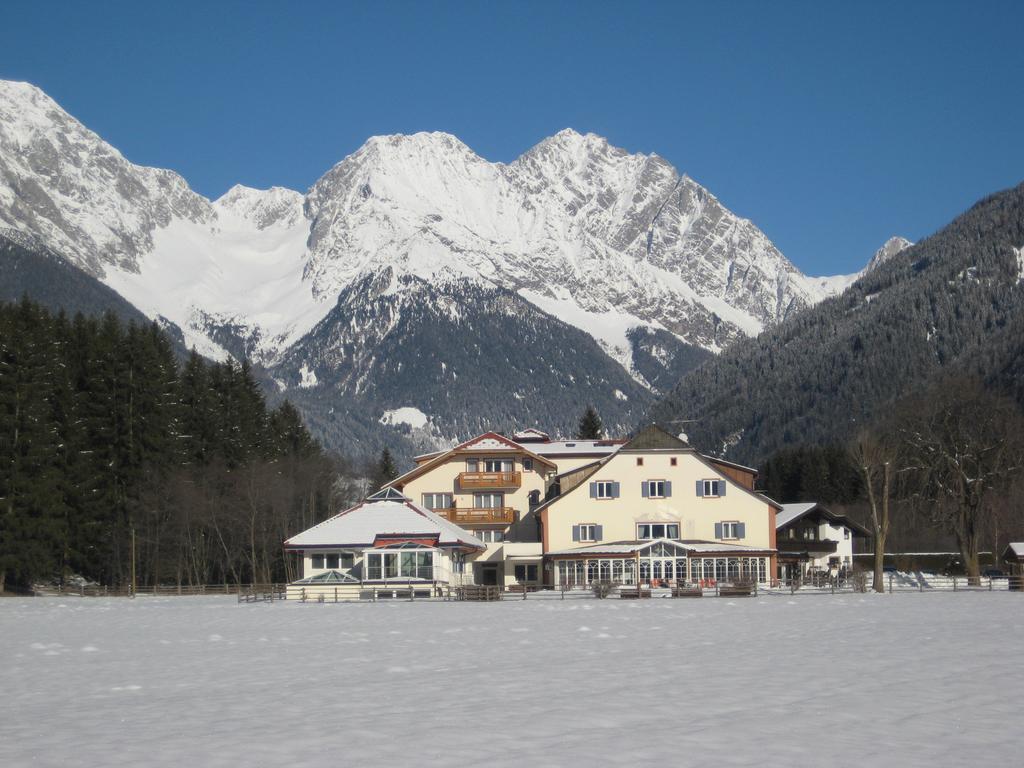 Hotel Bad Salomonsbrunn Anterselva di Mezzo Buitenkant foto