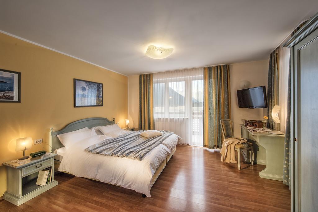 Hotel Bad Salomonsbrunn Anterselva di Mezzo Buitenkant foto